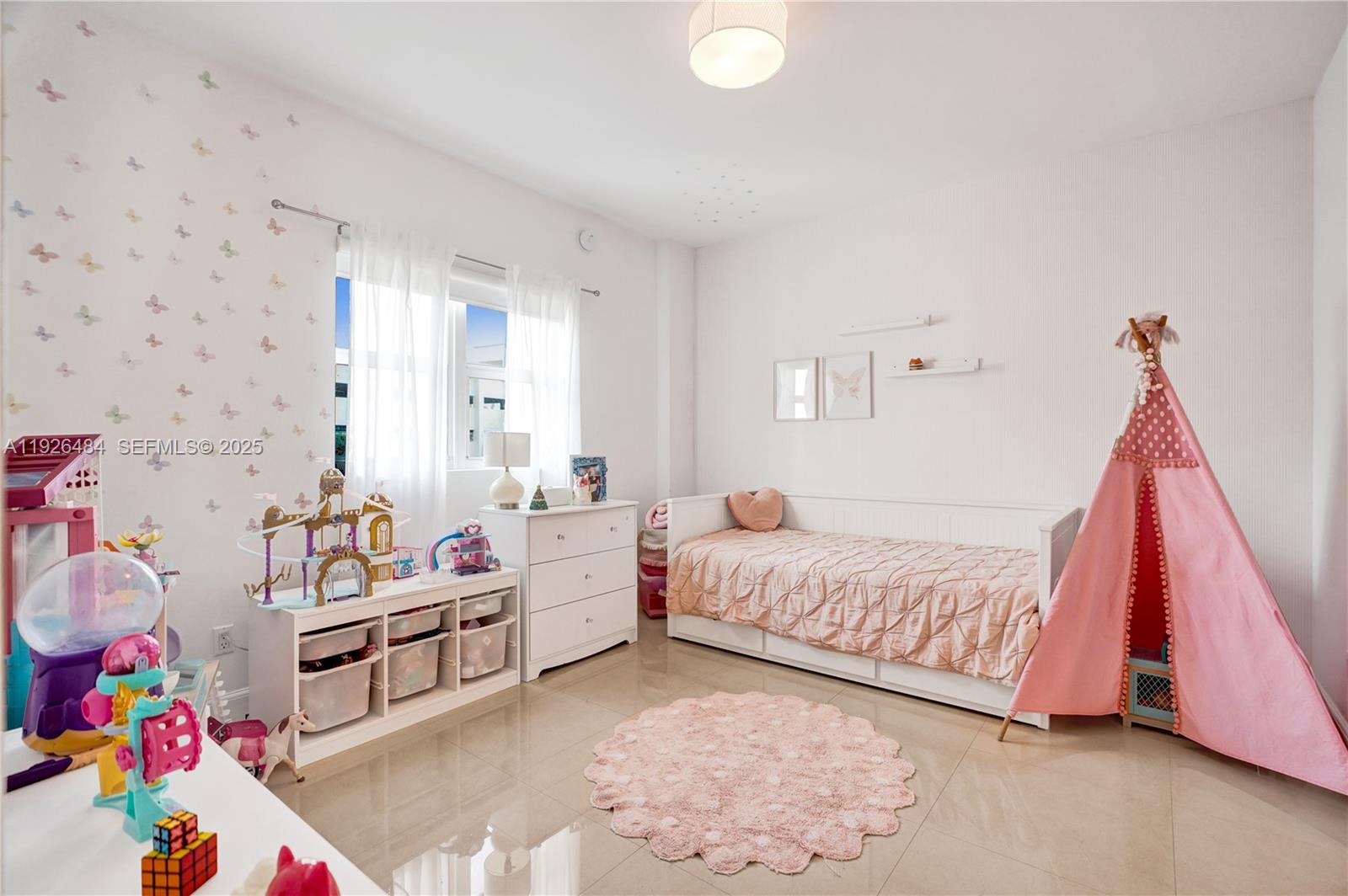 THE OAKS I CONDO - Residential