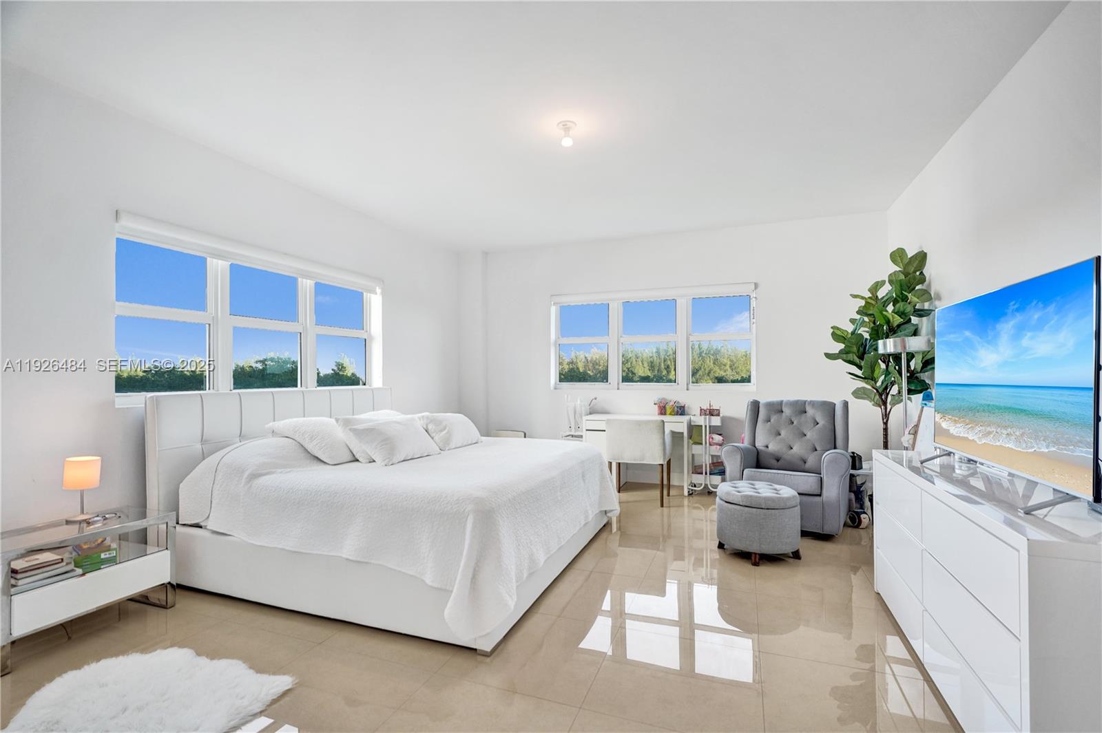 THE OAKS I CONDO - Residential