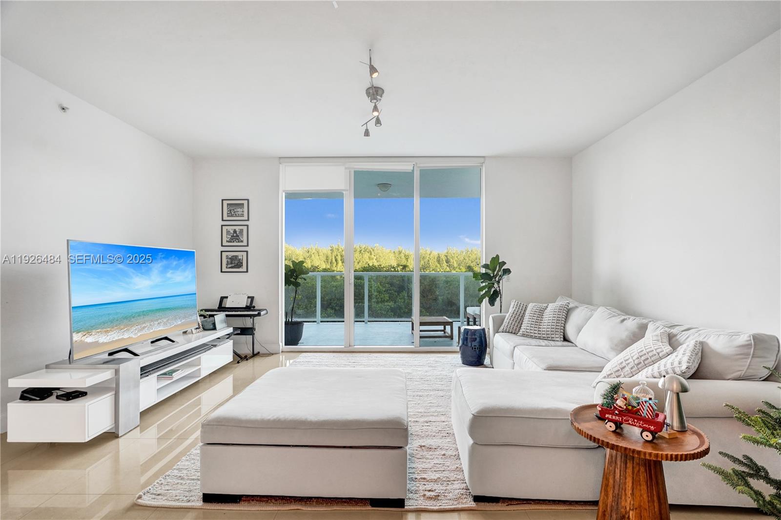 THE OAKS I CONDO - Residential