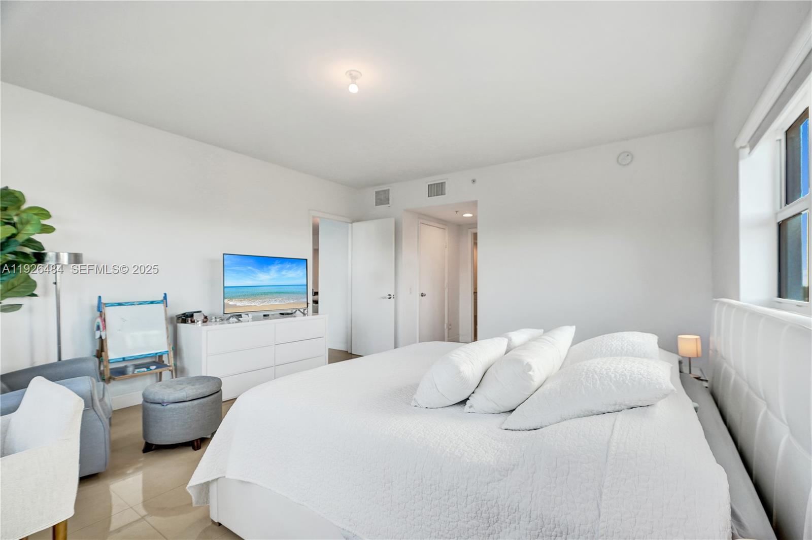 THE OAKS I CONDO - Residential