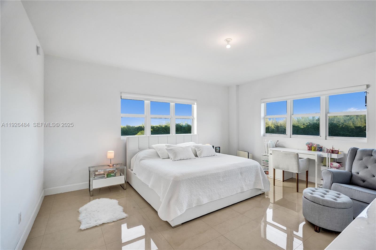 THE OAKS I CONDO - Residential