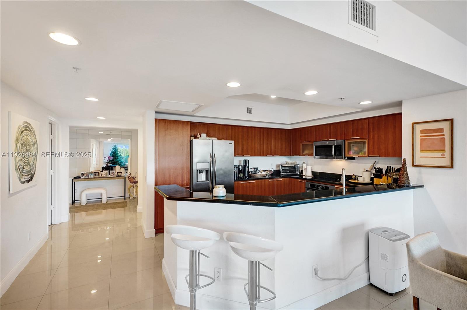 14951 Royal Oaks Ln 401