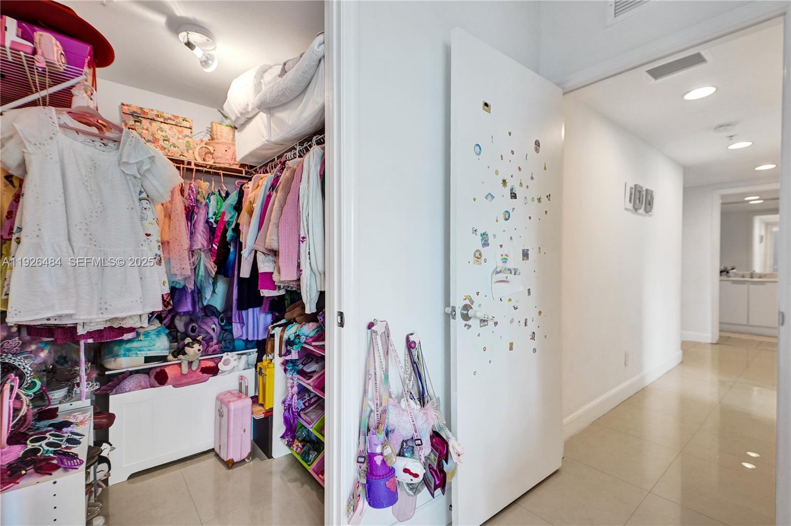 THE OAKS I CONDO - Residential