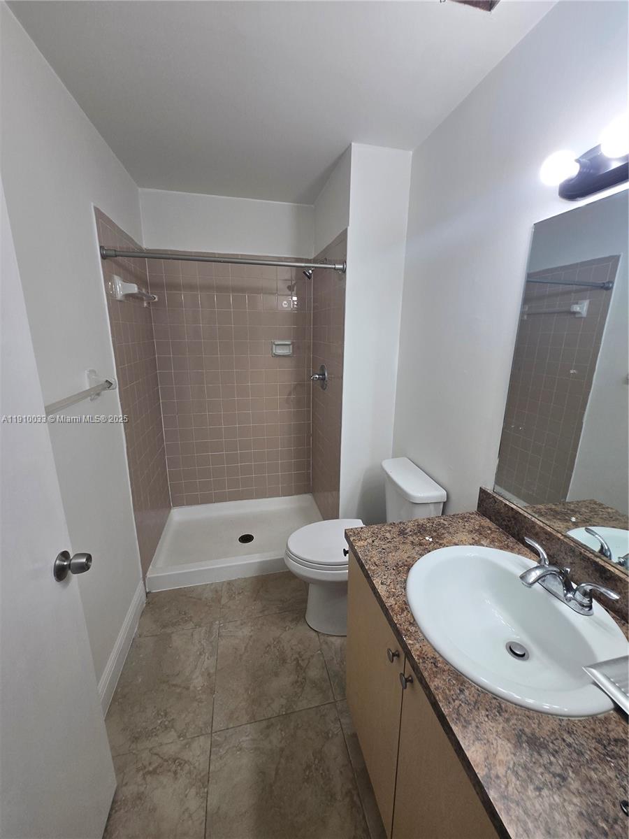 ROZLAND CONDO - Residential Lease