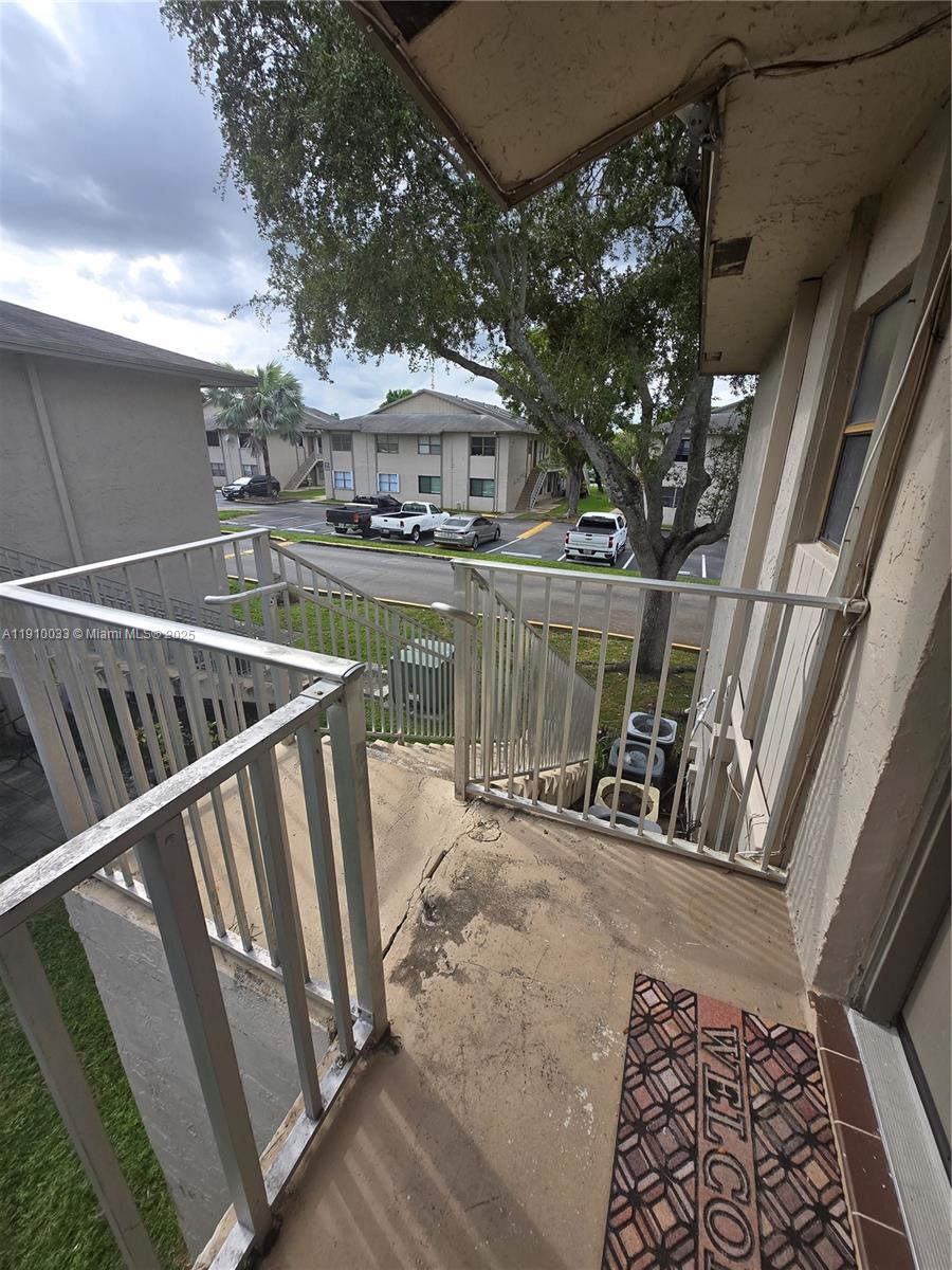 ROZLAND CONDO - Residential Lease