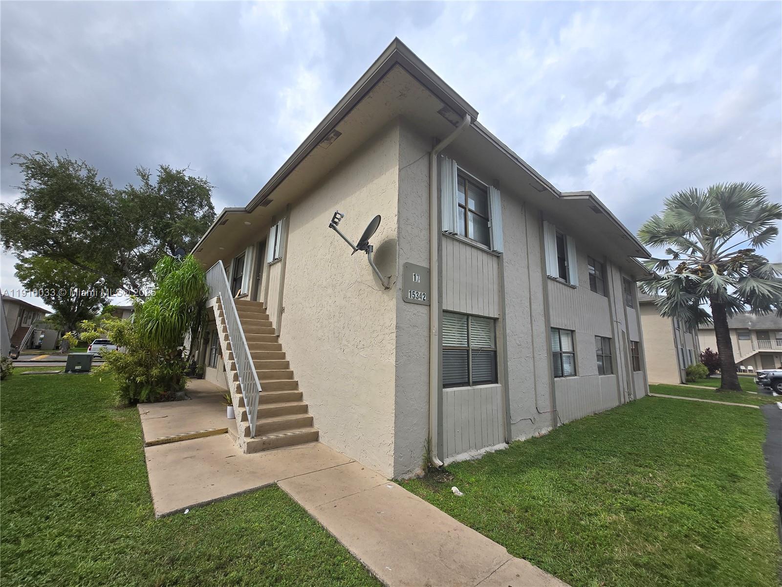 ROZLAND CONDO - Residential Lease