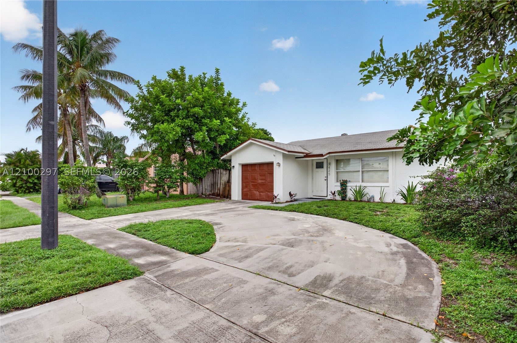 425 NW 18th Ct