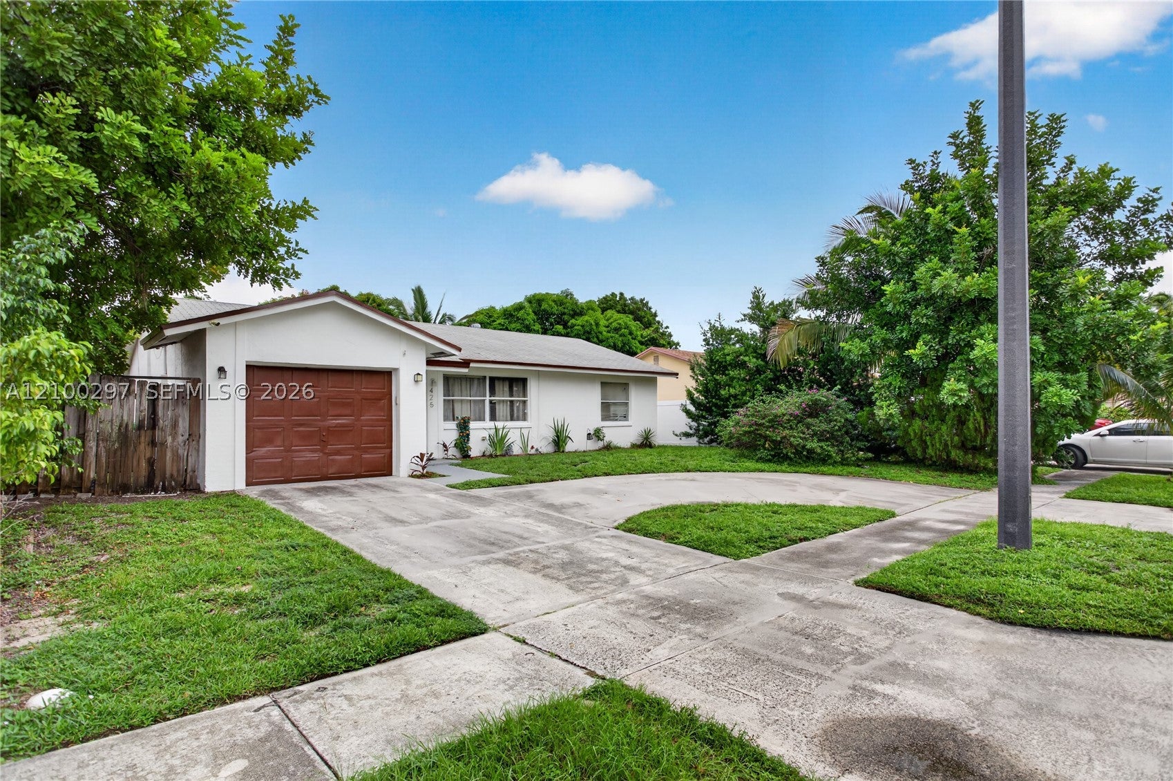 425 NW 18th Ct