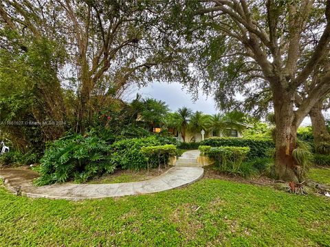 A home in Pinecrest