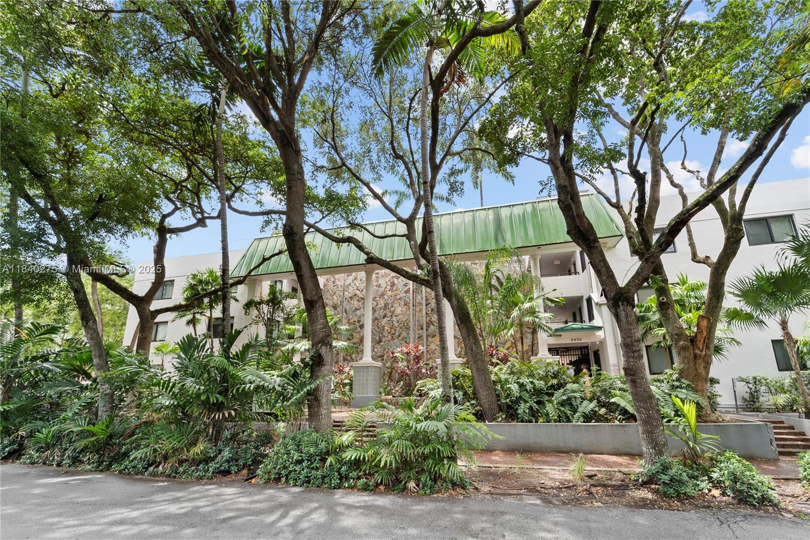 COURTYARDS OF THE GROVE C - Residential