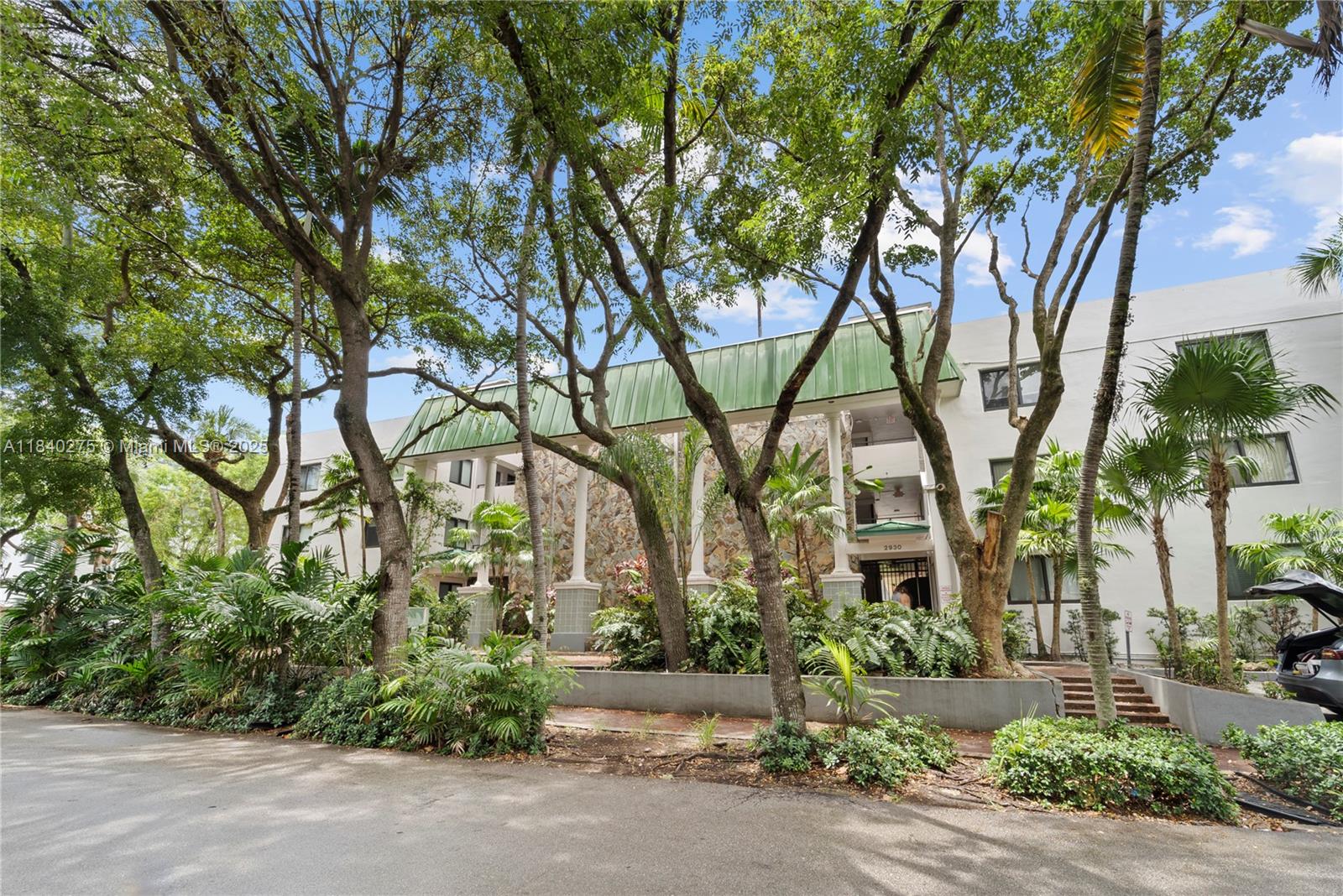COURTYARDS OF THE GROVE C - Residential