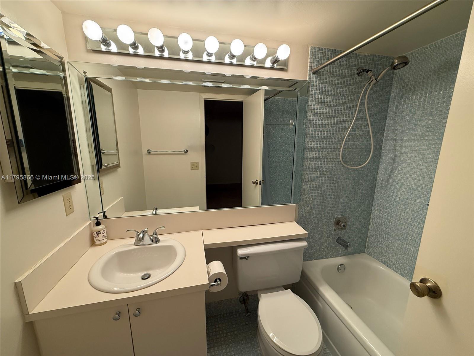 FANSHAW AT CENTURY VILLAG - Residential Lease