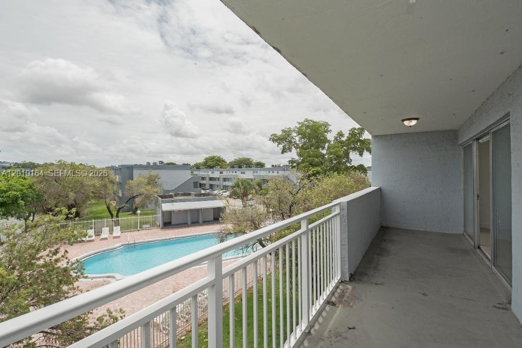 THE BEACH CLUB FONTAINEBL - Residential