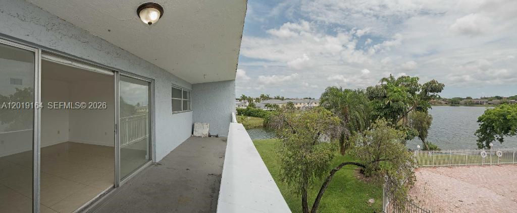 THE BEACH CLUB FONTAINEBL - Residential