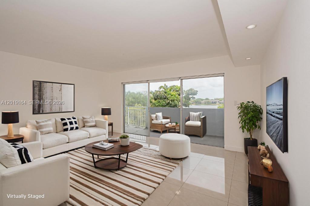 THE BEACH CLUB FONTAINEBL - Residential
