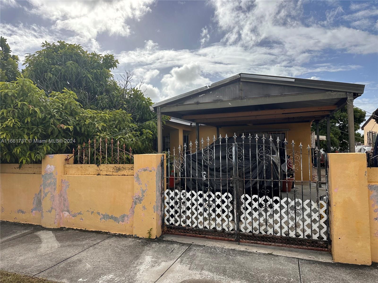 Property for Sale at 1250 W 3rd Ave, Hialeah, Miami-Dade County, Florida - Bedrooms: 6 
Bathrooms: 4  - $824,000