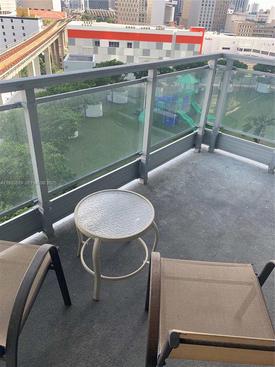 IVY CONDO - Residential