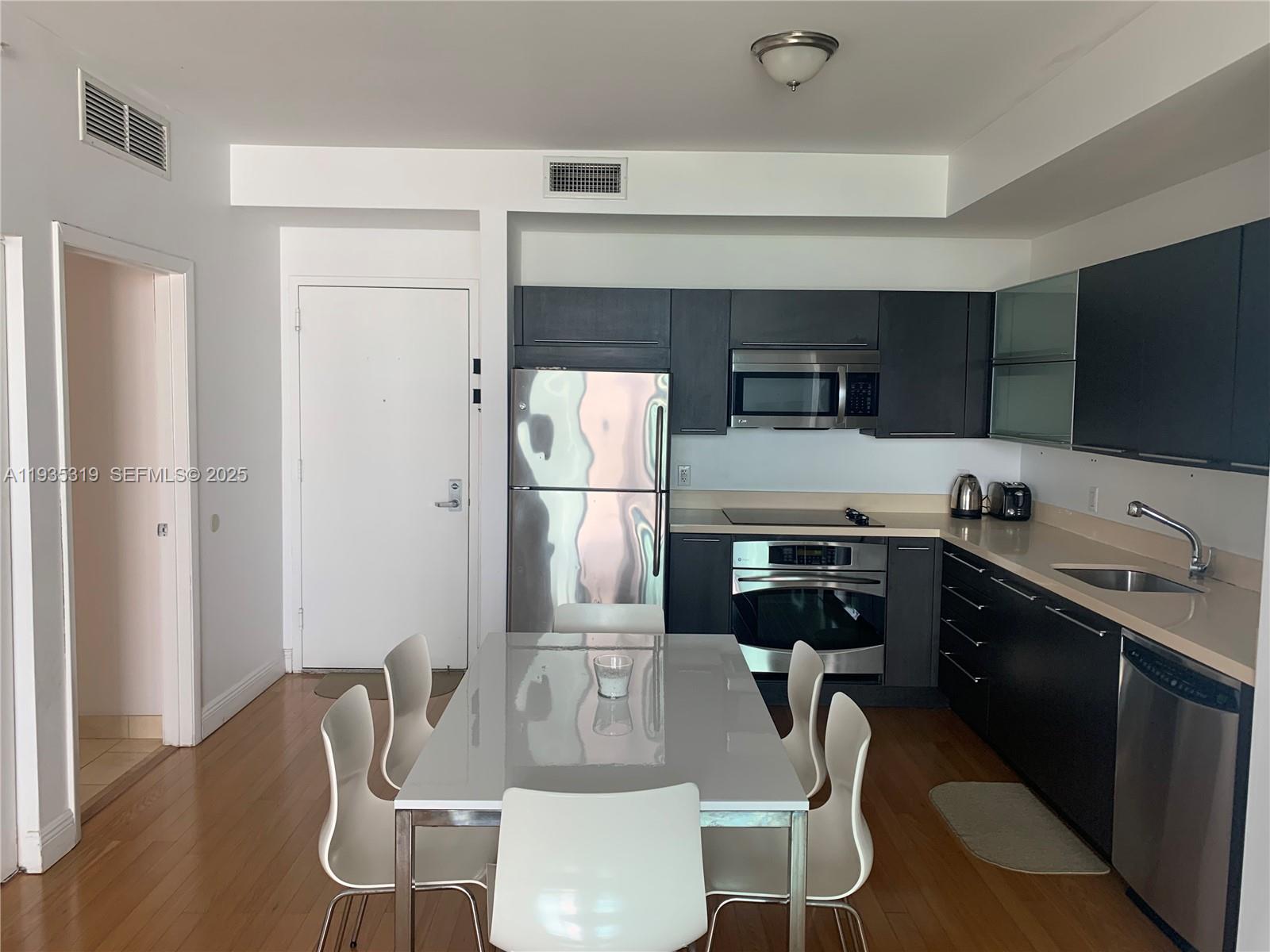 IVY CONDO - Residential