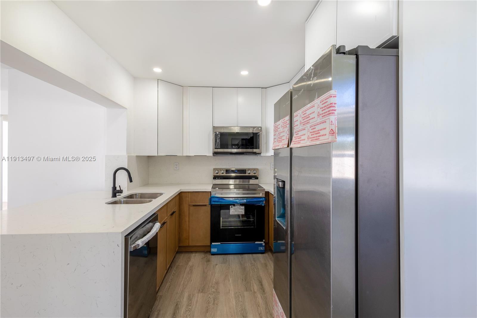 DRIFTWOOD PLAZA NO 3 - Residential Lease