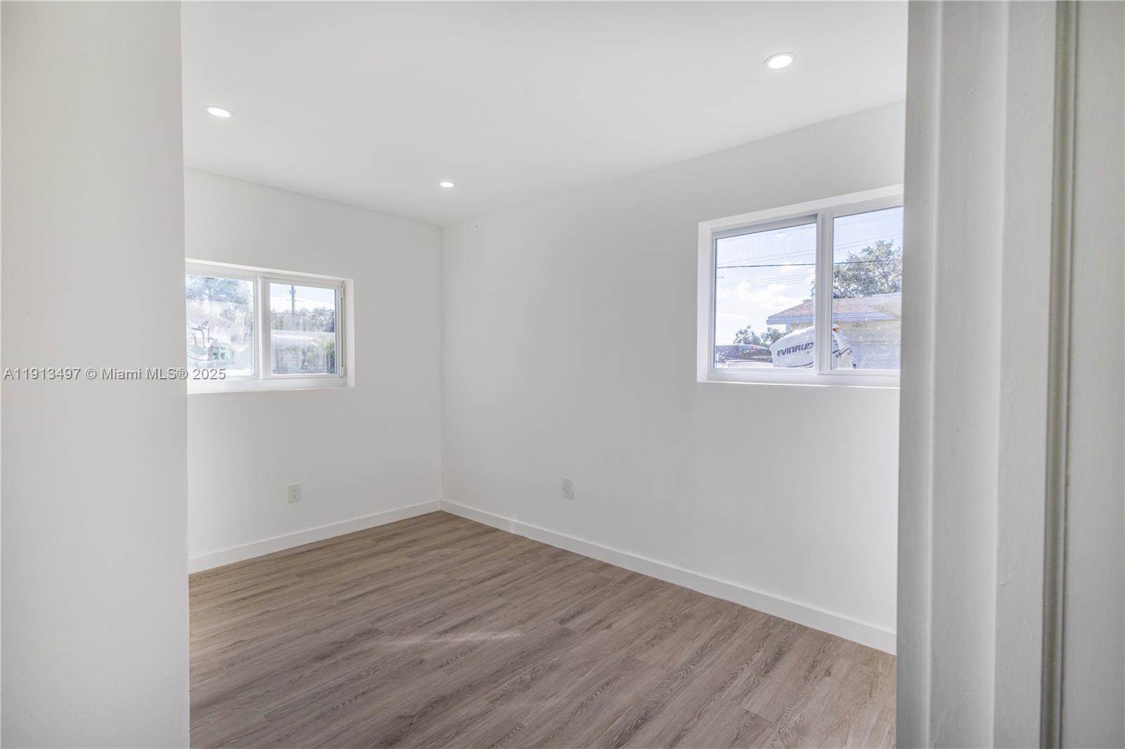 DRIFTWOOD PLAZA NO 3 - Residential Lease