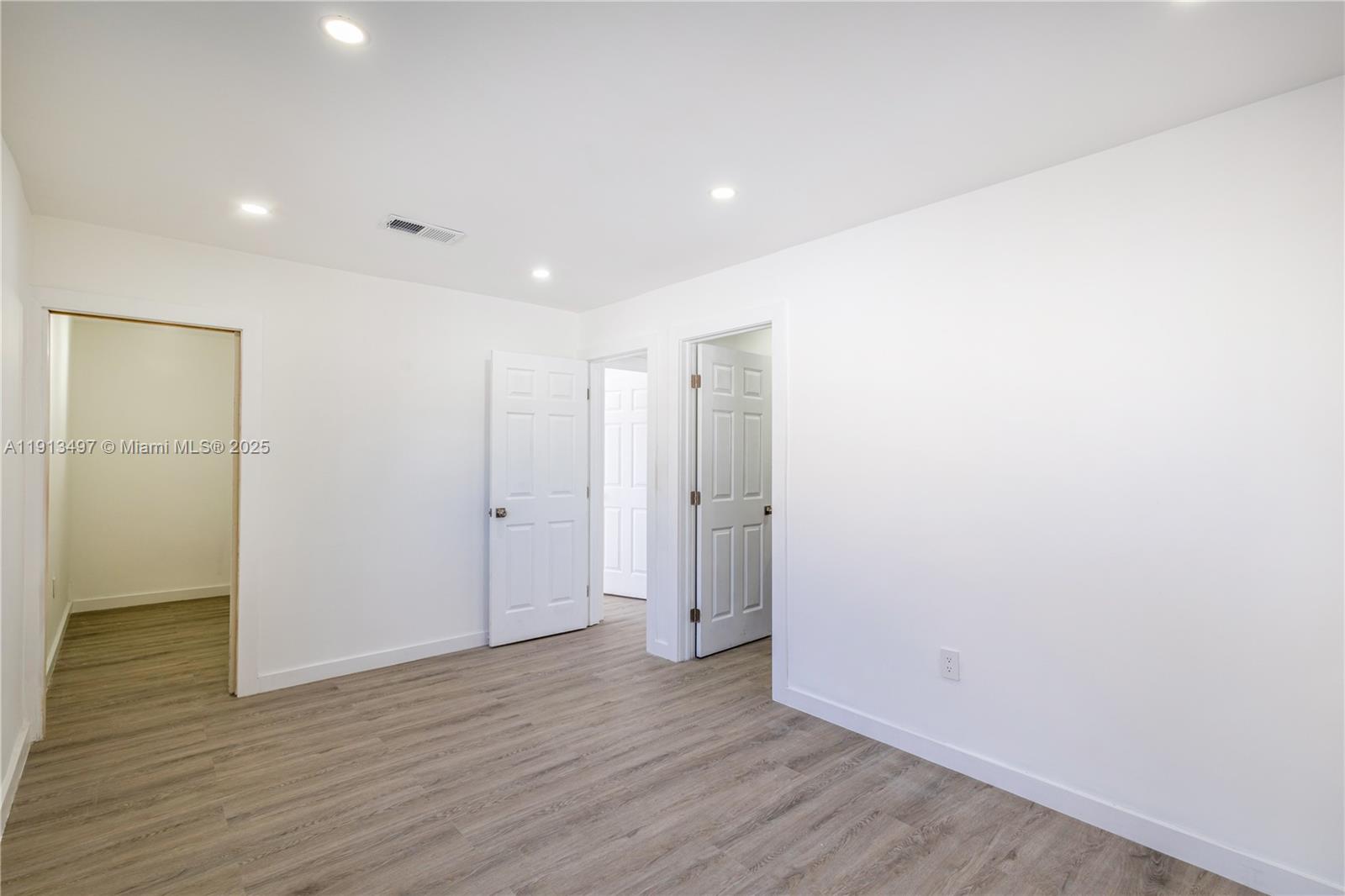 DRIFTWOOD PLAZA NO 3 - Residential Lease