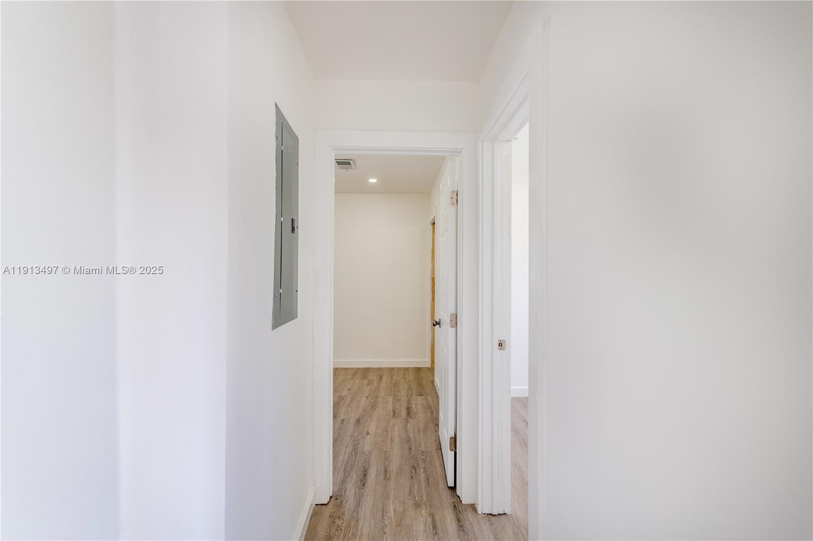 DRIFTWOOD PLAZA NO 3 - Residential Lease