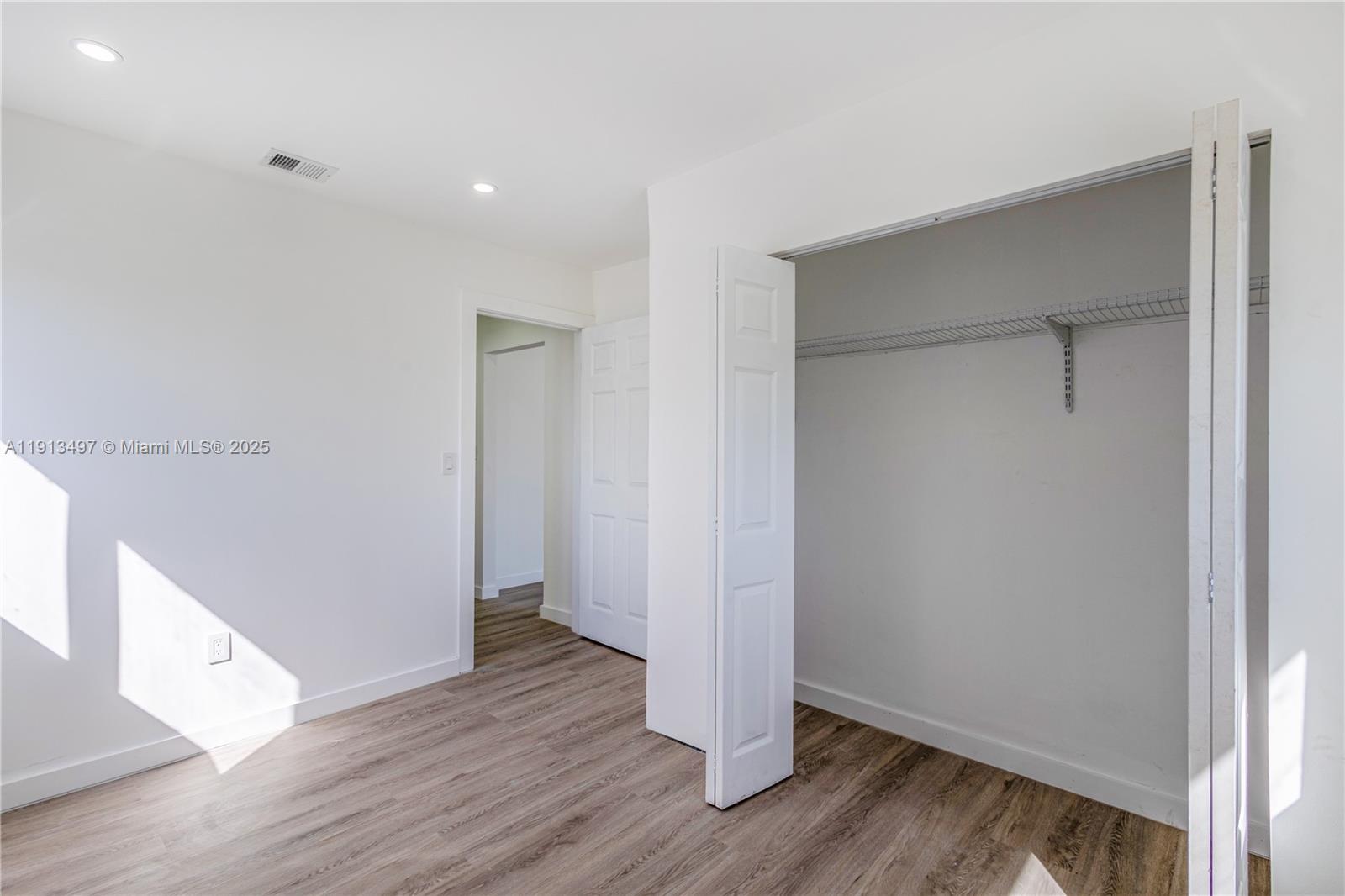 DRIFTWOOD PLAZA NO 3 - Residential Lease