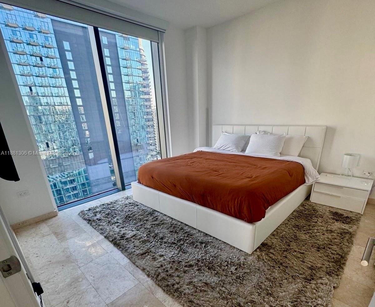 REACH CONDO - Residential