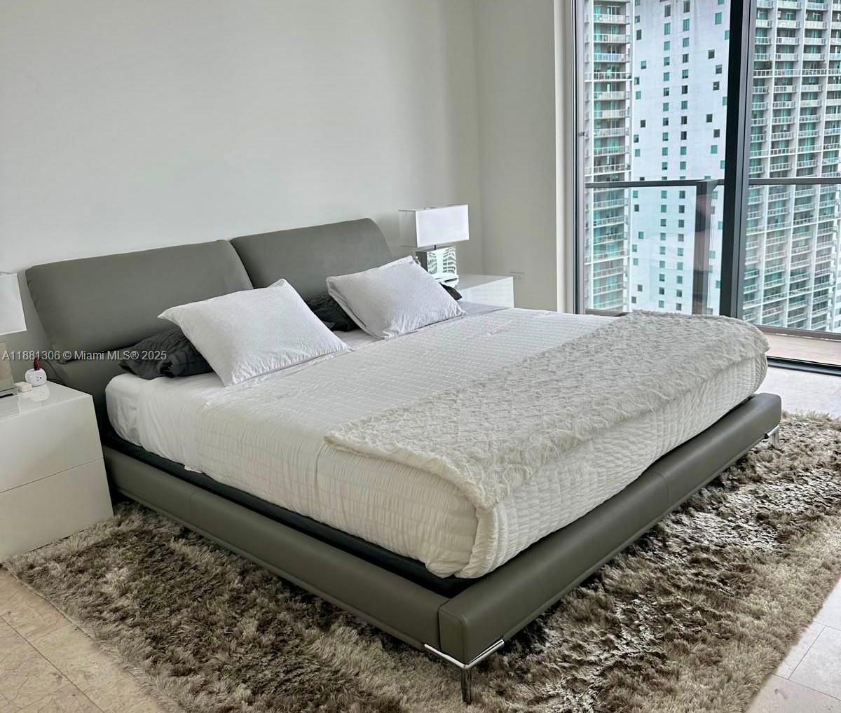 REACH CONDO - Residential