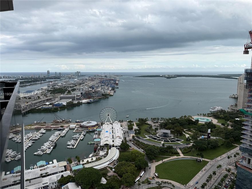 Opportunity knocks - come see this beautiful high-floor unit at the brand-new Elser Hotel & Residences. Located in front of Bayside w/sweeping views of Biscayne Bay, Downtown Miami and the City skyline, fully furnished and the spacious layout features a king size bed and pull-out sofa, full kitchen, washer, dryer and flat screen TV. Unit is currently enrolled in the hotel program. This is your chance to use this unit part of the year and earn income when it is rented.
The building features resort-style amenities - a roof top pool and bar, extensive gym, jacuzzi, 24-7 concierge, Beach Club access and valet parking. This tremendous location is close to the Kaseya Center, Port of Miami and public transportation. 
Don't miss your chance to own at Elser!
Please see the virtual tour link.