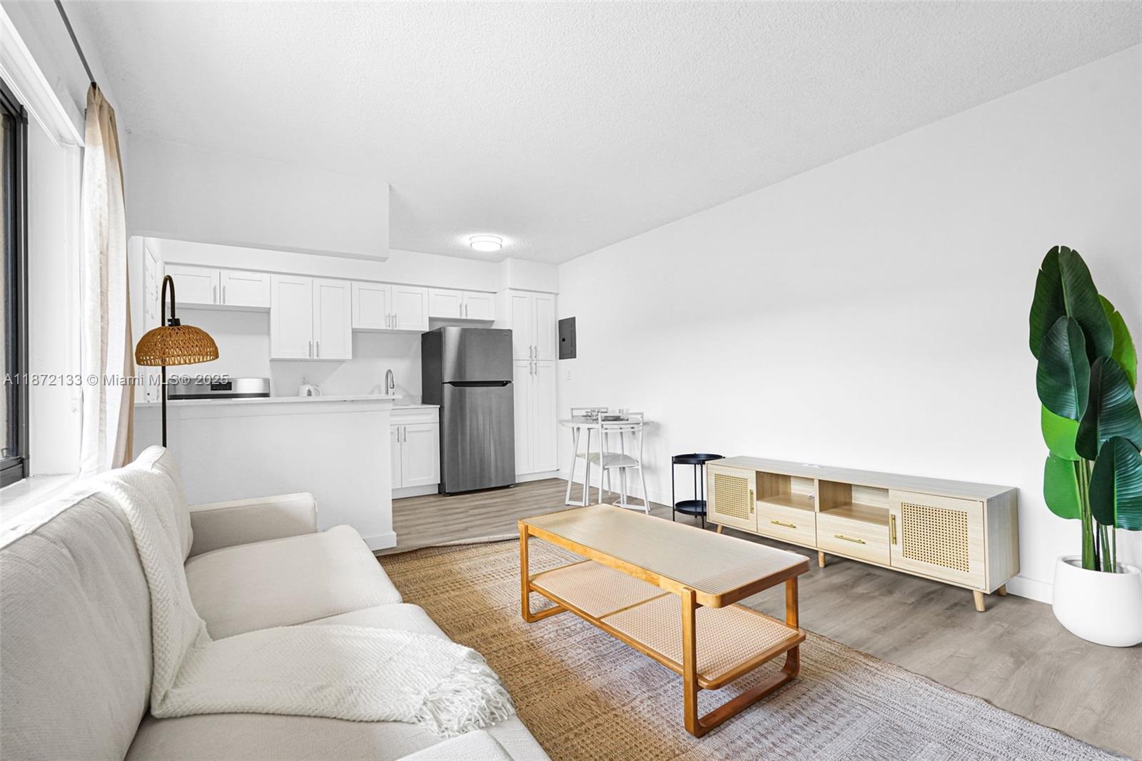 Move right in and start living comfortably in this fully furnished and beautifully renovated 1-bedroom, 1-bathroom apartment. Designed with style and convenience in mind, this home features a modern kitchen with upgraded appliances, a bright open living area, and a spacious bedroom with ample storage. Thoughtfully furnished throughout, it’s perfect for those looking for a hassle-free rental. Located on Memorial Hwy, the apartment offers quick access to shopping, dining, and major highways, making it a great choice for both work and leisure. Just bring your suitcase — everything else is ready for you! East to Show - Same Day Approval - Move in Today