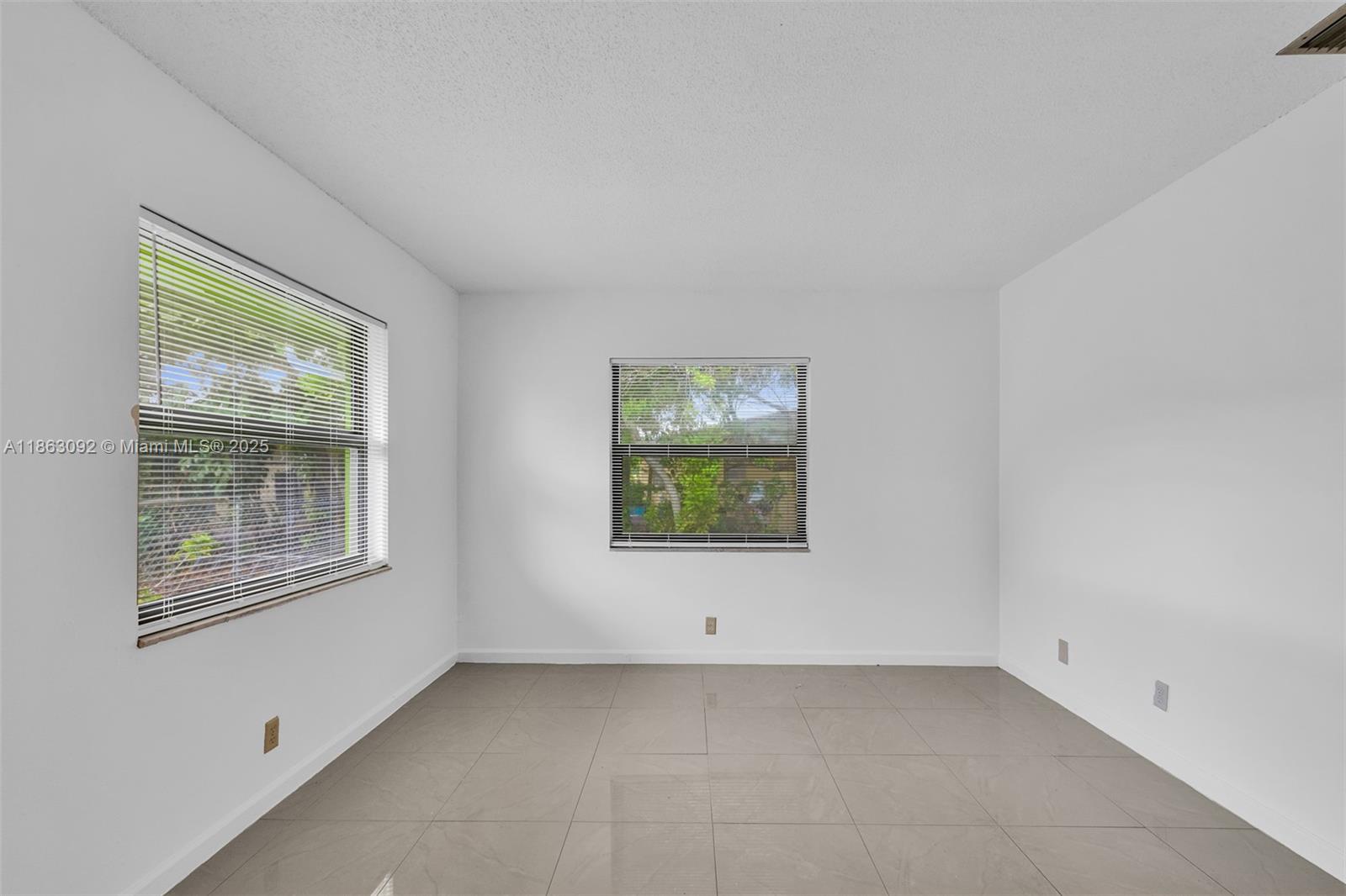 FT LAUDERDALE ESTATES - Residential Lease