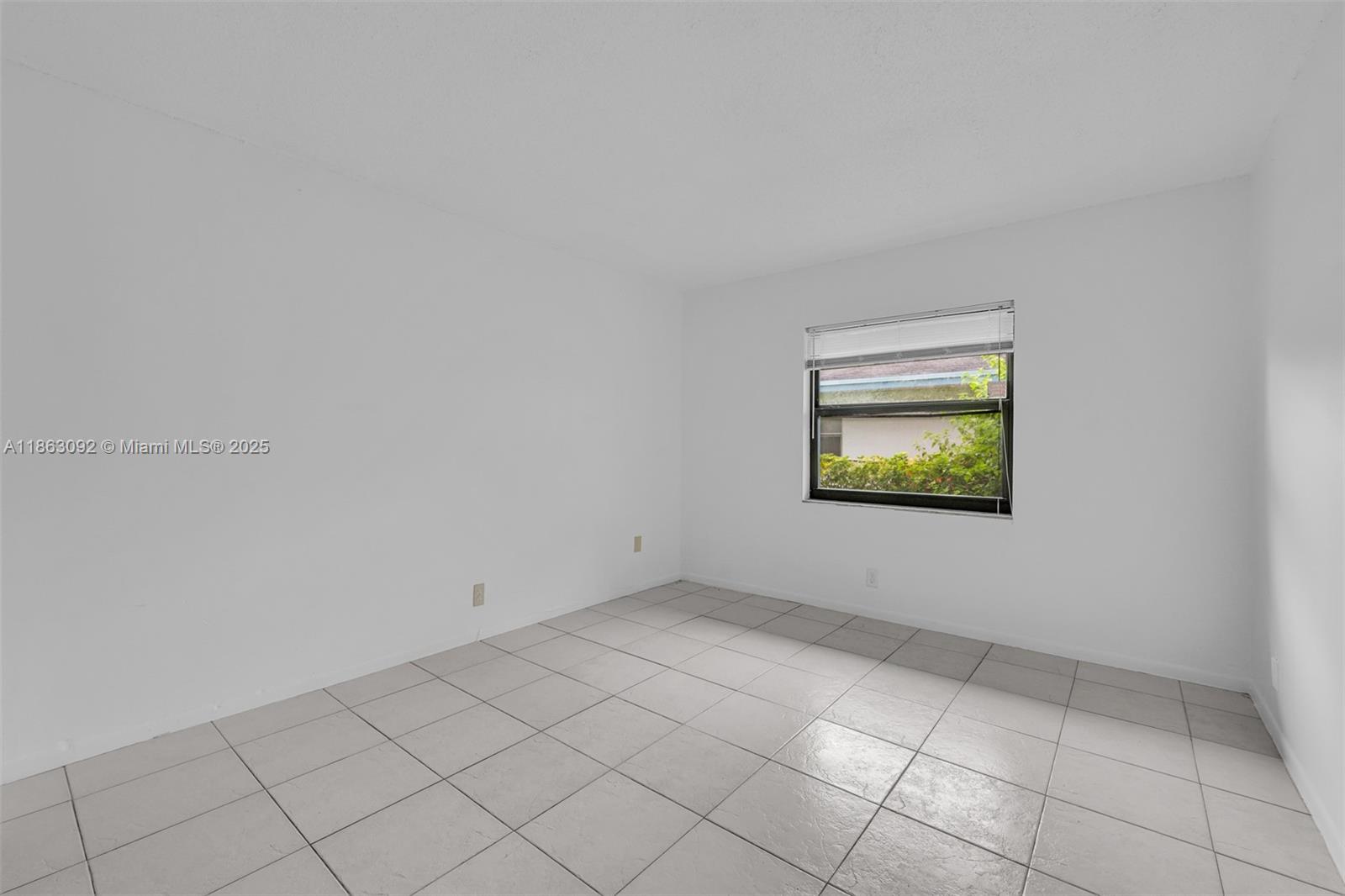 FT LAUDERDALE ESTATES - Residential Lease