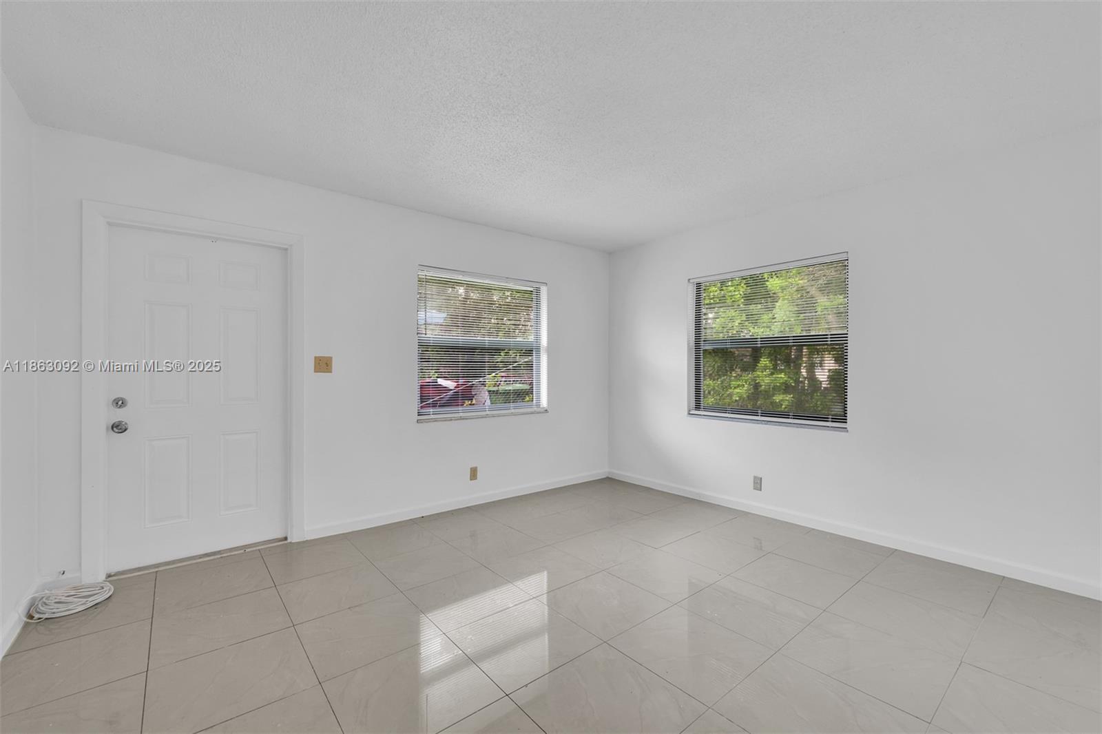 FT LAUDERDALE ESTATES - Residential Lease