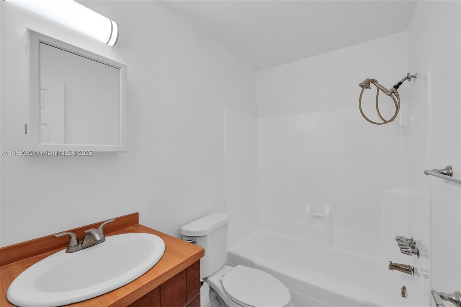 FT LAUDERDALE ESTATES - Residential Lease