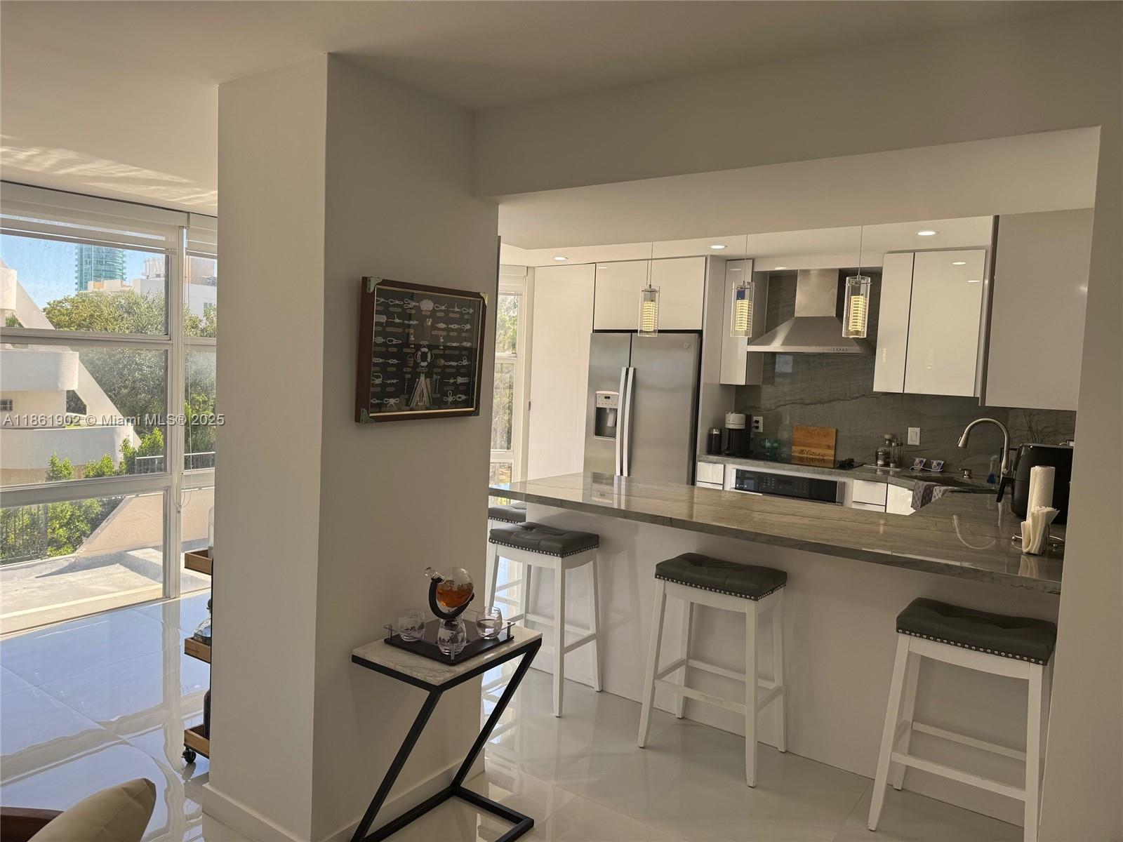 6423 Collins Ave 401