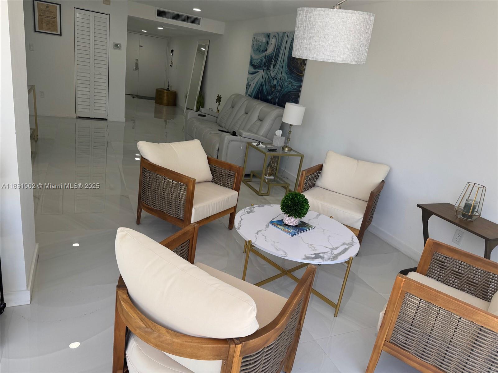 MAR DEL PLATA CONDO - Residential