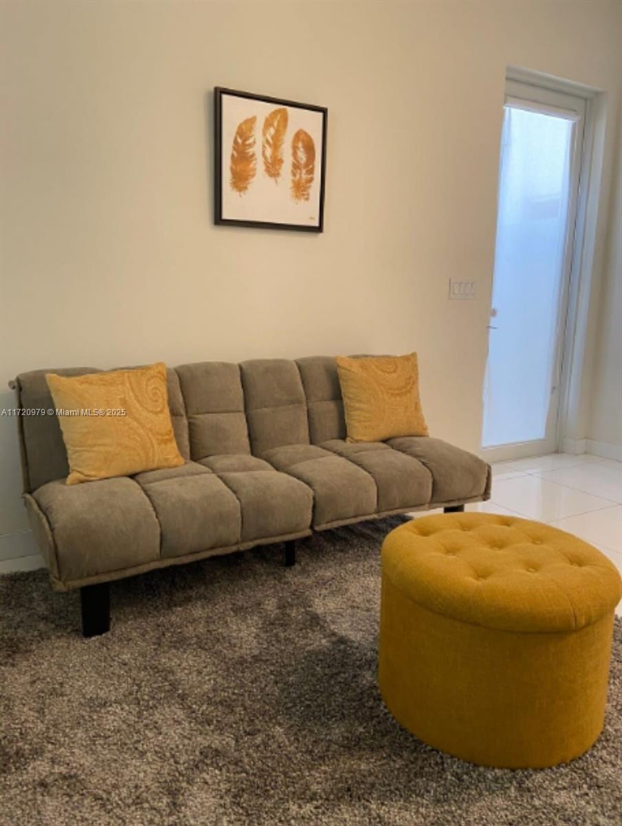 LANDMARK AT DORAL CENTRAL - Residential Lease