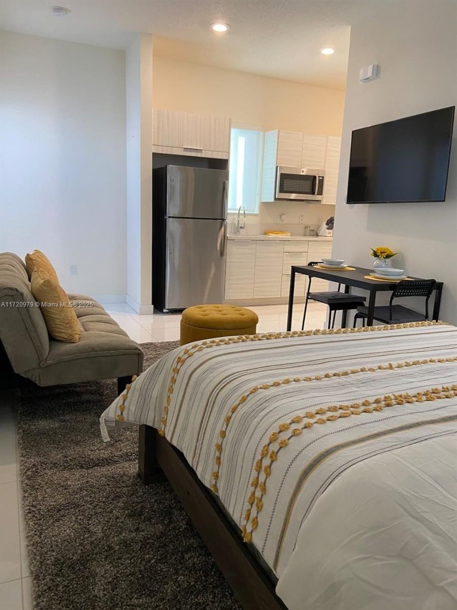LANDMARK AT DORAL CENTRAL - Residential Lease