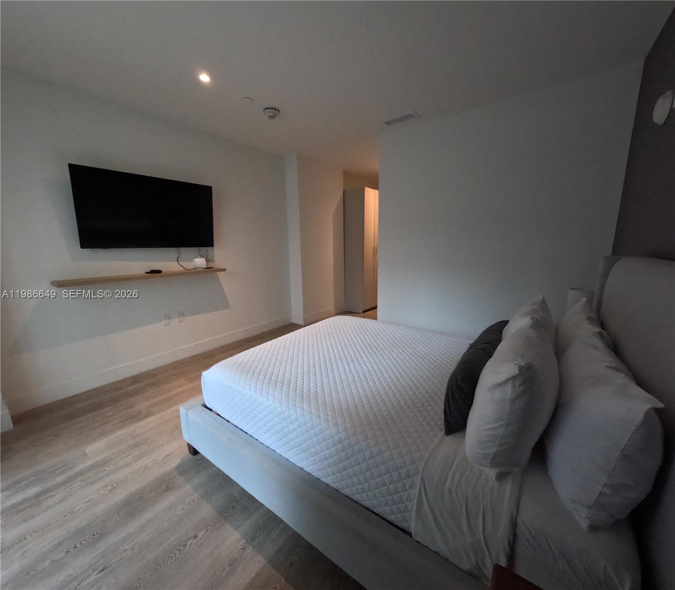 SMART BRICKELL LODGING 1 - Residential