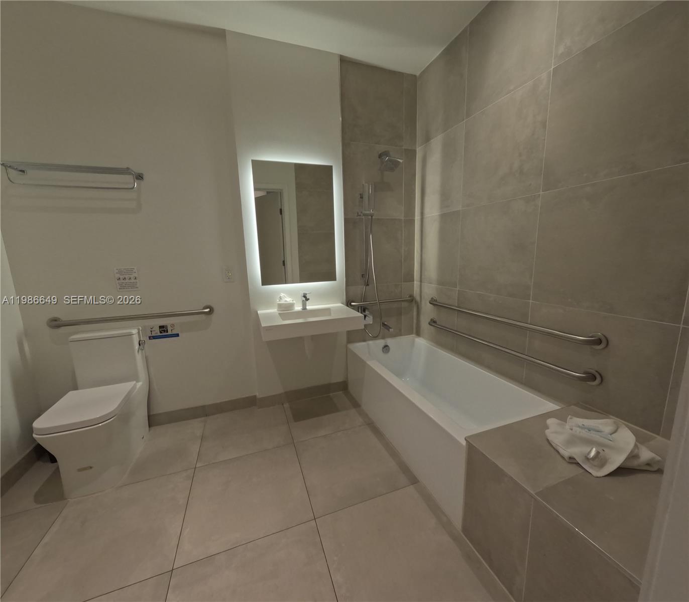 SMART BRICKELL LODGING 1 - Residential