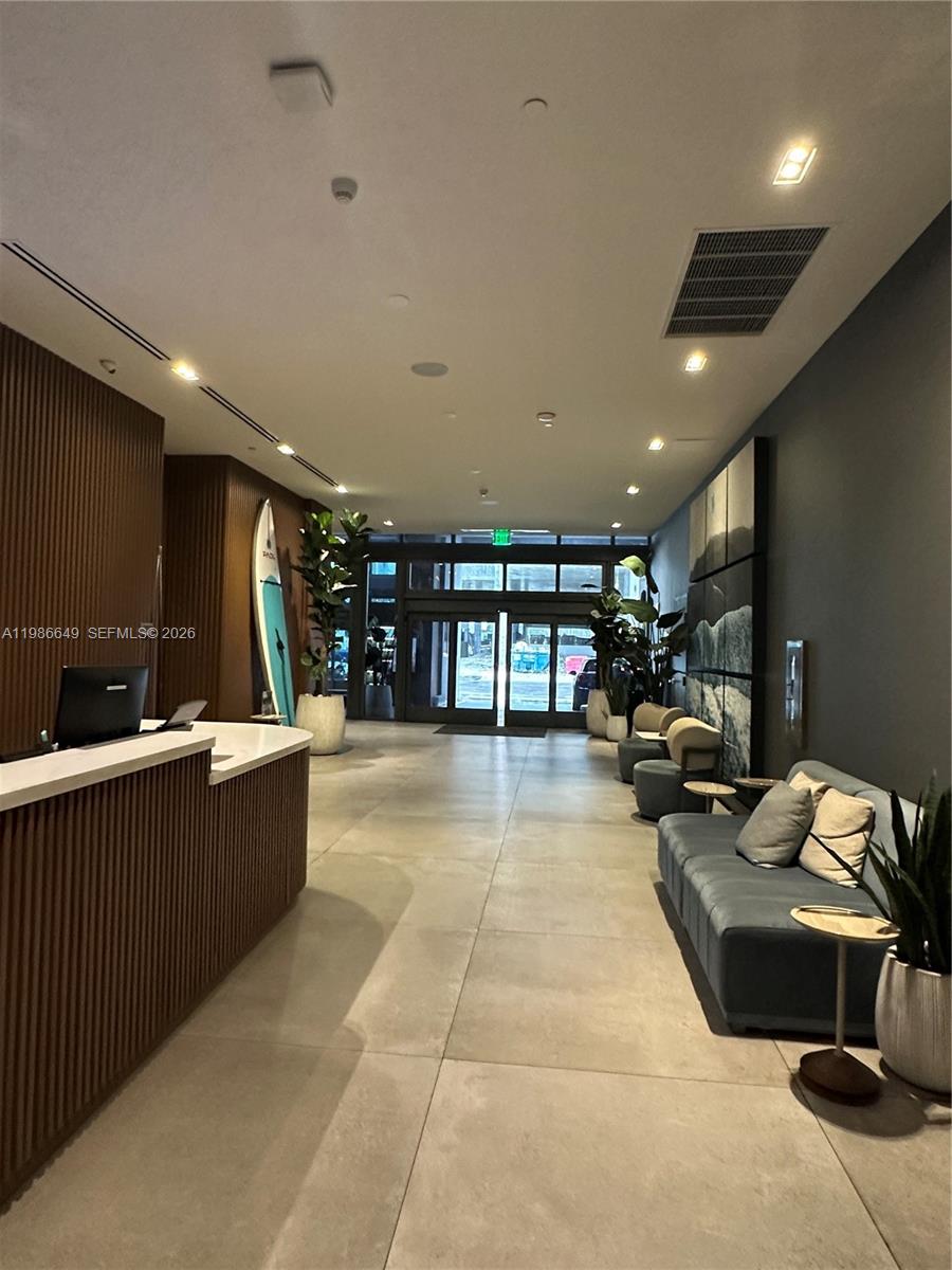 SMART BRICKELL LODGING 1 - Residential