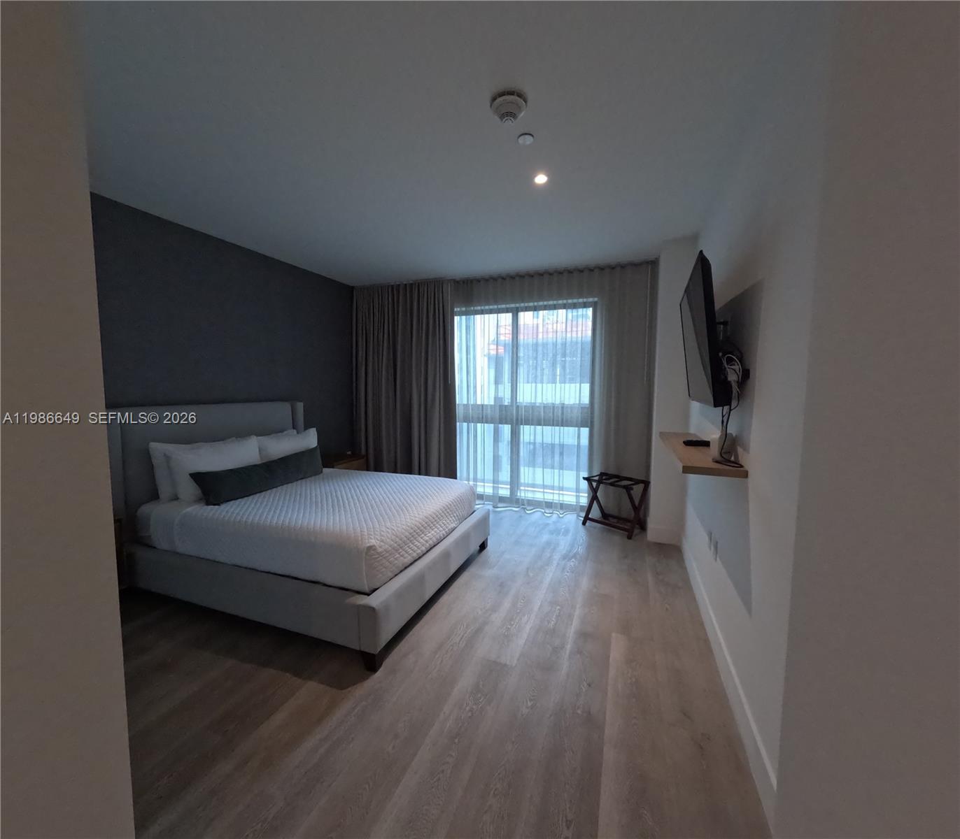 SMART BRICKELL LODGING 1 - Residential