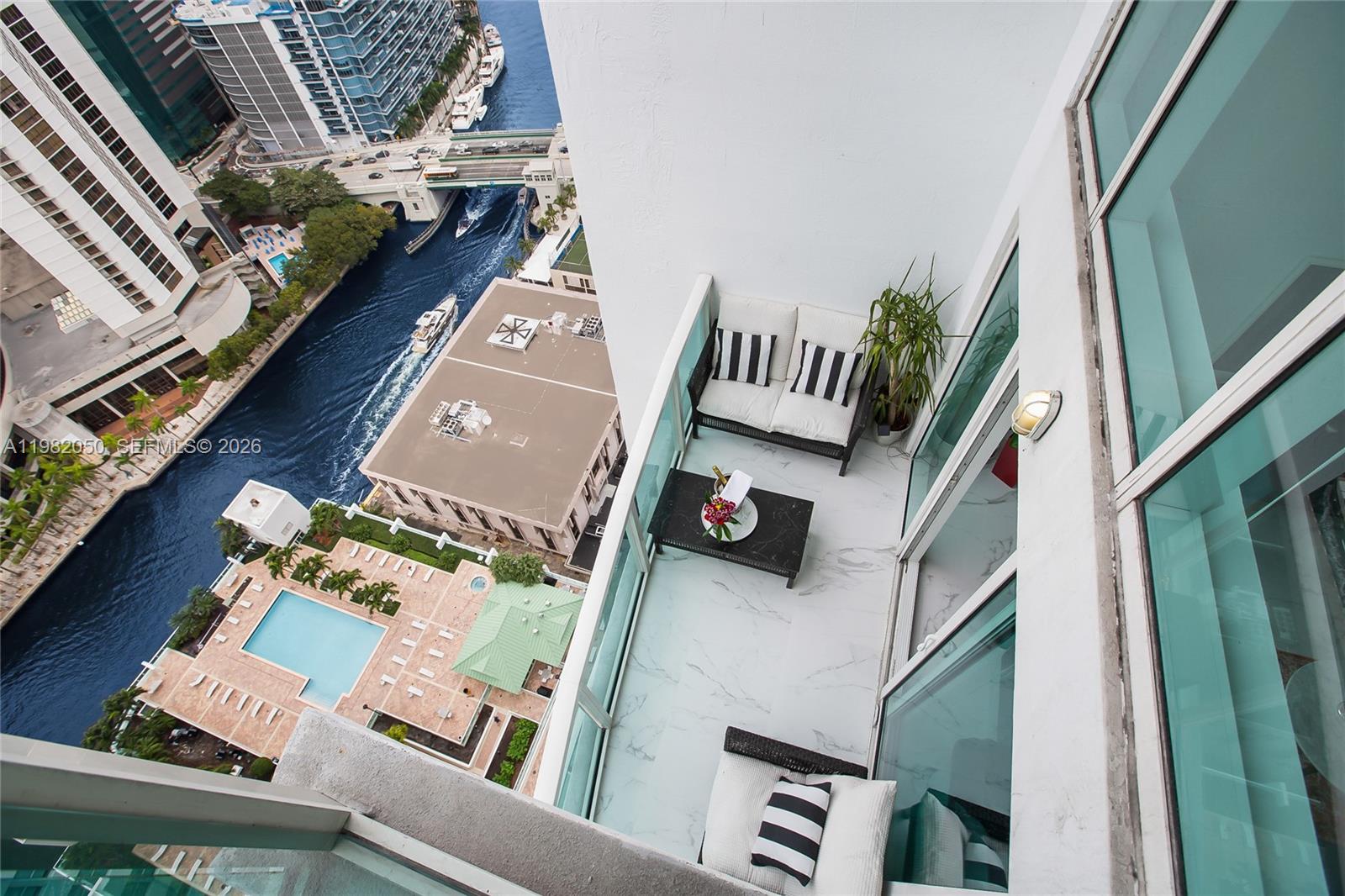 BRICKELL ON THE RIVER S T - Residential Lease