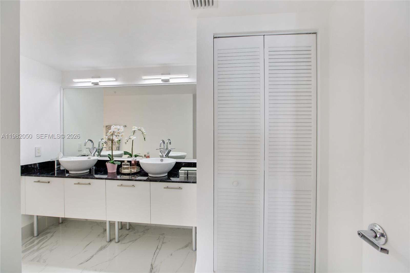 BRICKELL ON THE RIVER S T - Residential Lease