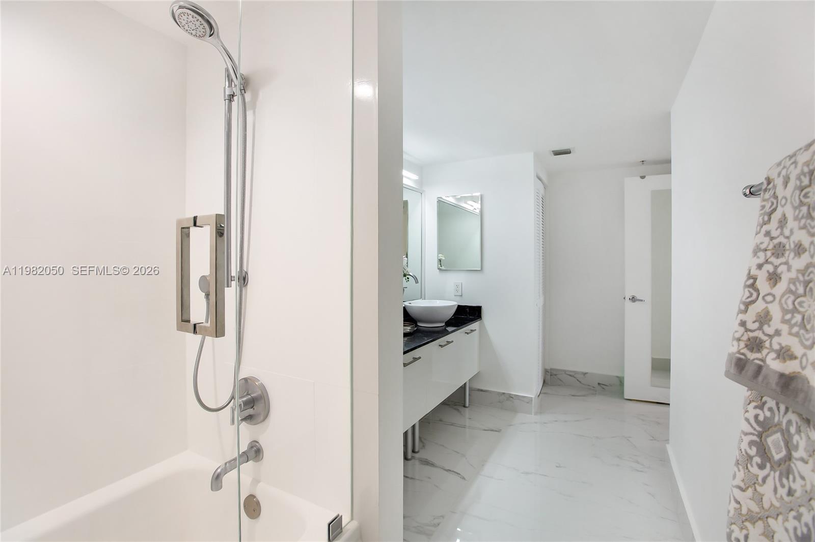 BRICKELL ON THE RIVER S T - Residential Lease