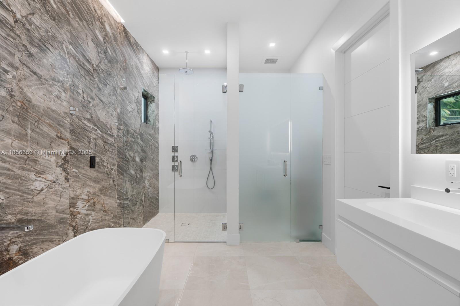 SWEETWATER ESTS SUB - Residential