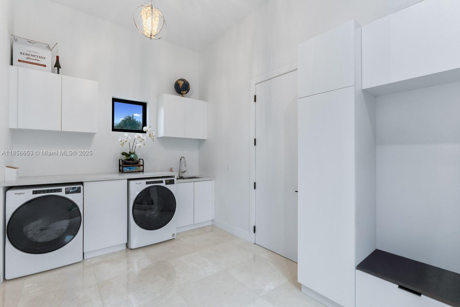 SWEETWATER ESTS SUB - Residential