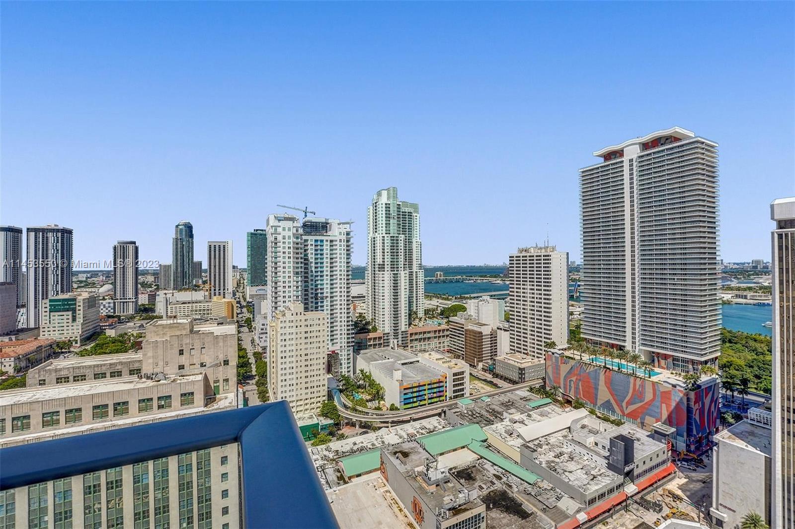 1 Bed/1 Bath Condo plus Den with Stunning Bay and City Views. Open floor plan. Fully furnished. Floor to ceiling windows, 10 foot ceilings, concrete floors and Italian cabinets. Amenities include rooftop pool, sauna, steam room, club room, fitness center and valet service. Outside your door, you'll be next to courts and government offices, just blocks from Brickell and Bayside Market, AA Stadium, museums and restaurants. Short term rentals allowed. Pet Friendly! Luxury living at its finest!