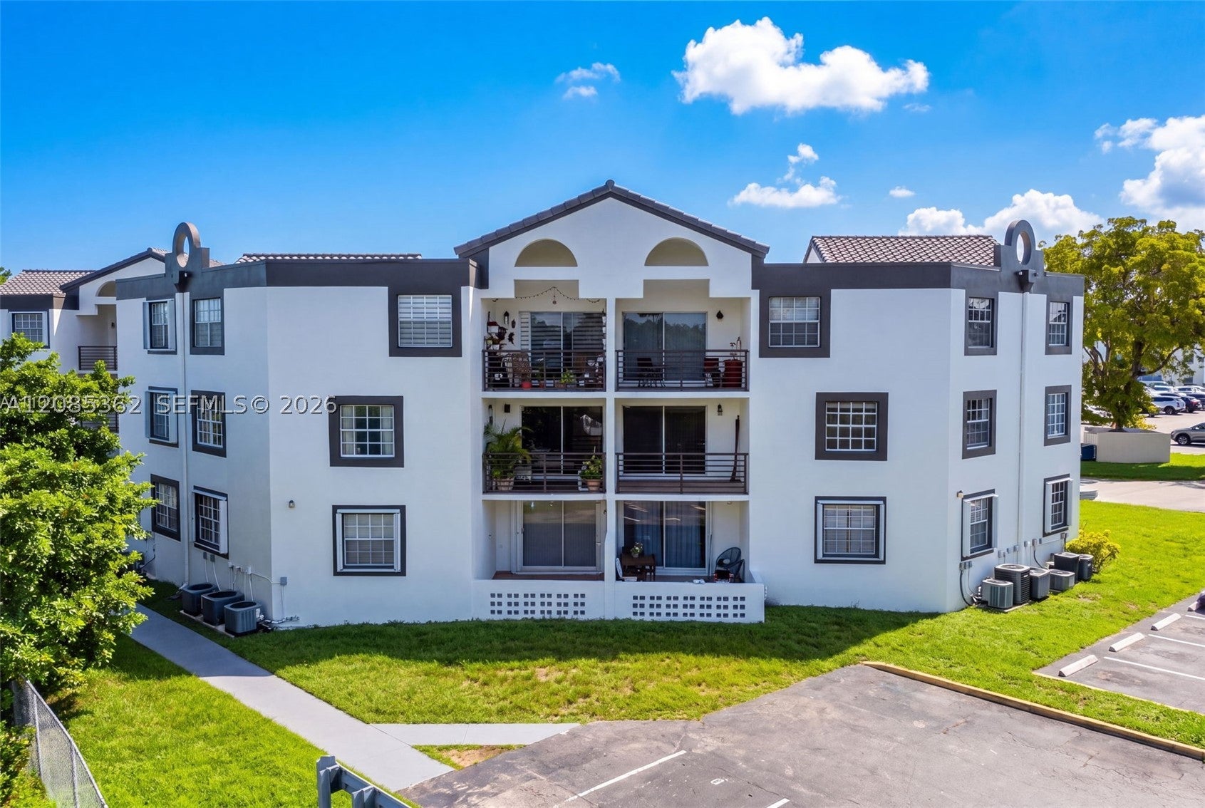 9735 Fontainebleau Blvd